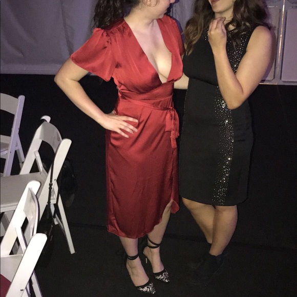 Express Midi Dress - Picture 5 of 5